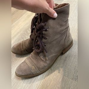 Born boots size 8.5-women’s